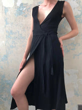 Cargar imagen en el visor de la galería, Wrap Dress Black